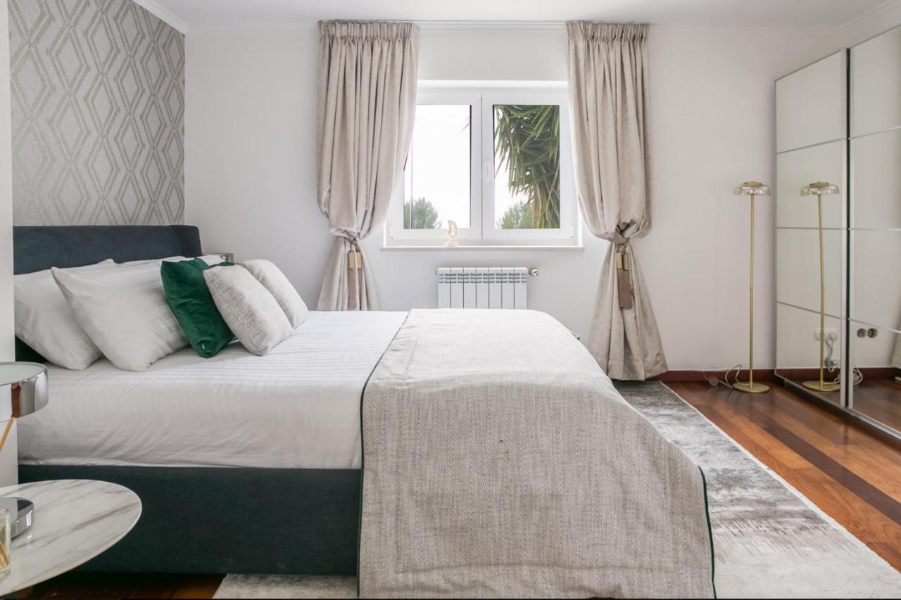 Quinta Da Serra - Luxurious Villa Sintra - Heated Pool & Jacuzzi エクステリア 写真